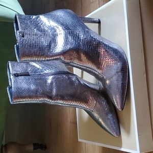 Michael Kors Dorothy Flex Bootie Boots Silver, size US 9.5
